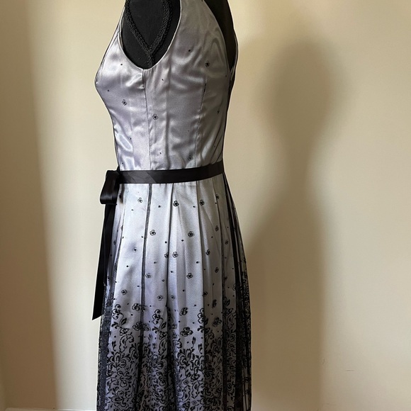 Evening dress -sleeves - Picture 3 of 11